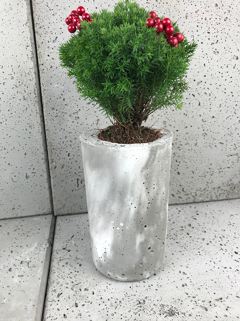 Ozdobeton wazon z betonu architektonicznego